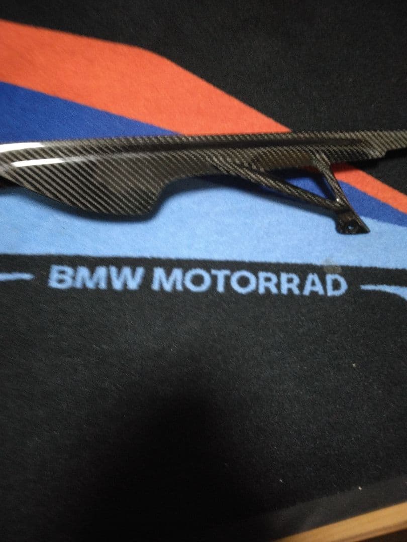 s1000rrチェーンガード　k67　カーボン