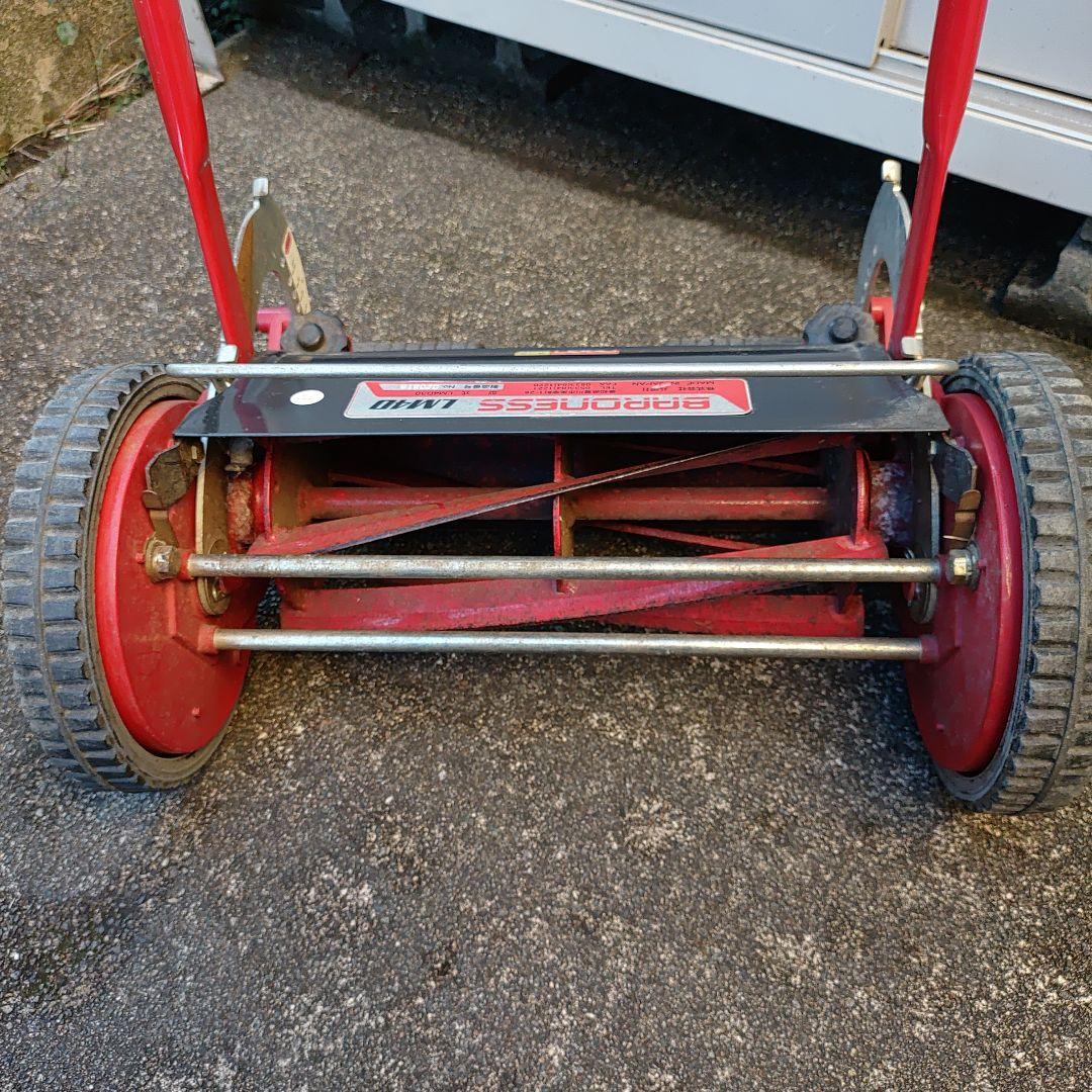 BARONESS LM4D 手動式芝刈り機 赤