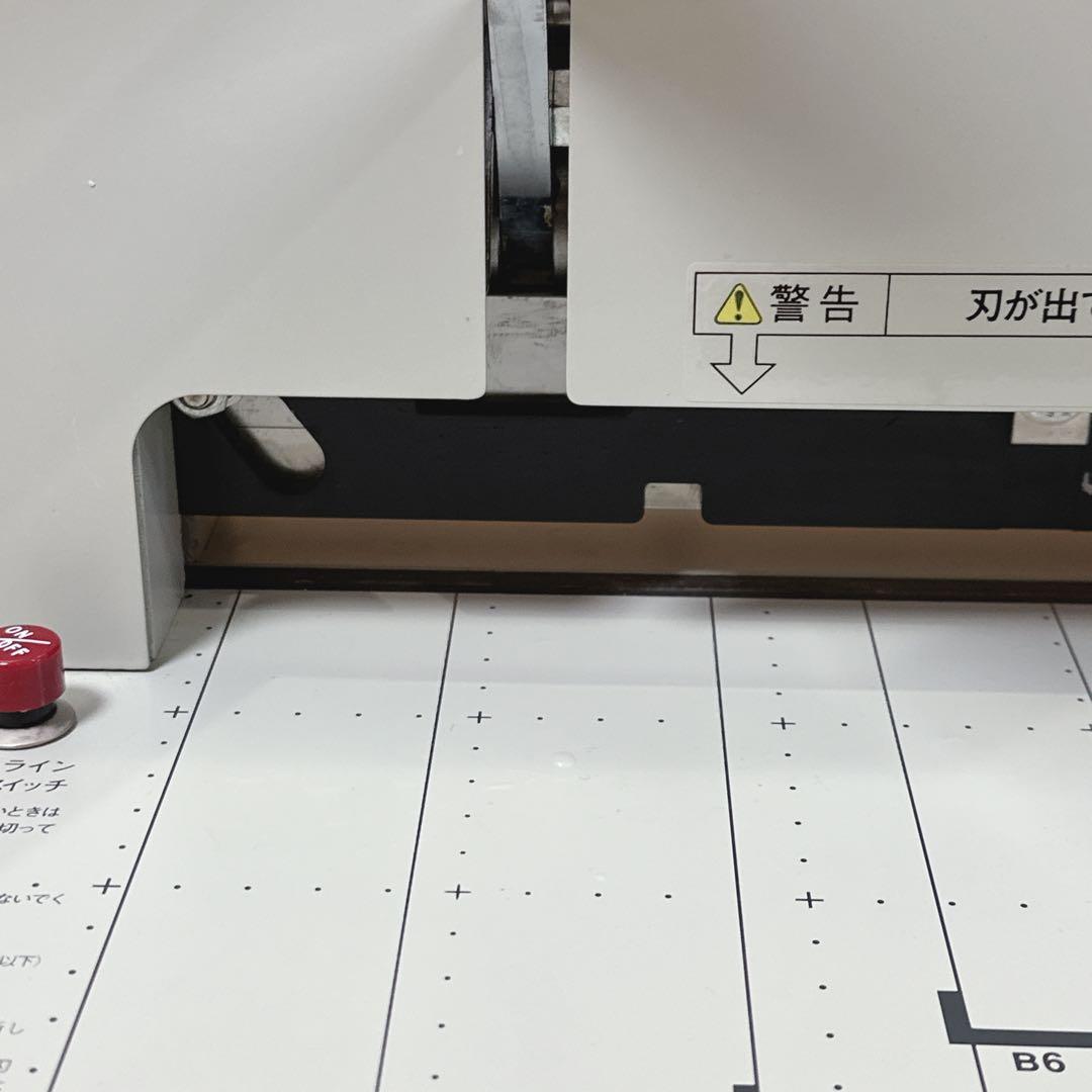【概ね美品】プラス 業務用裁断機 PK-513L 裁断幅A4タテ ホワイト