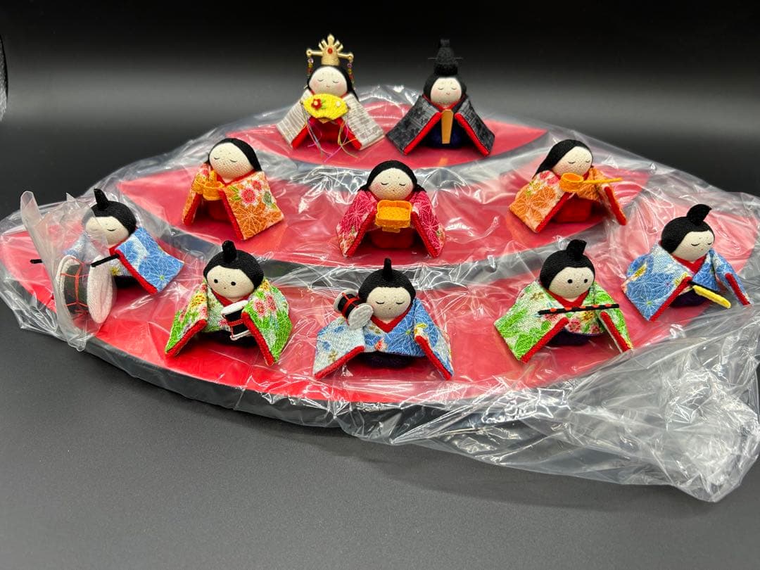 雛人形 10体セット 赤い台付き