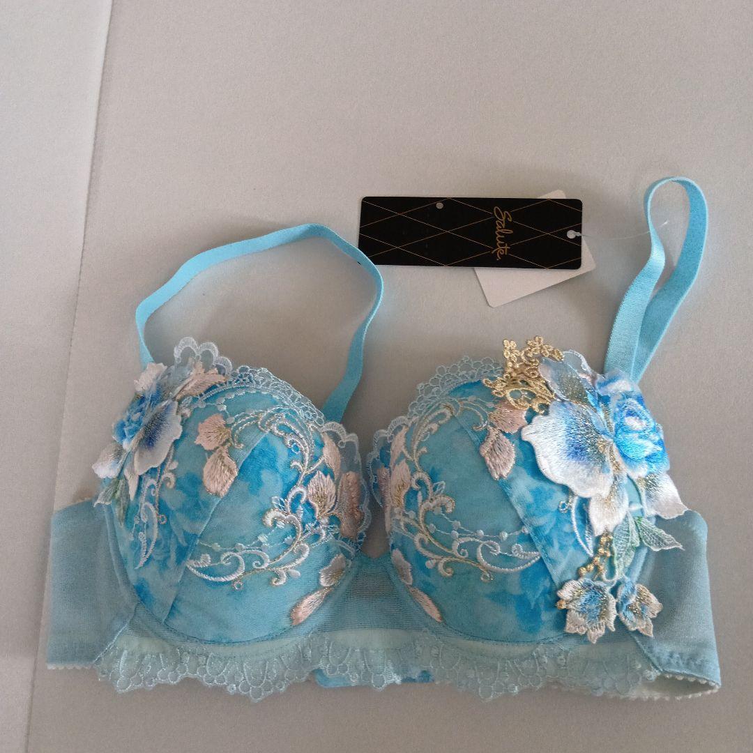 水色 花柄刺繍 ブラジャー、ショーツ(２枚)、キャミソールの４点セット E65