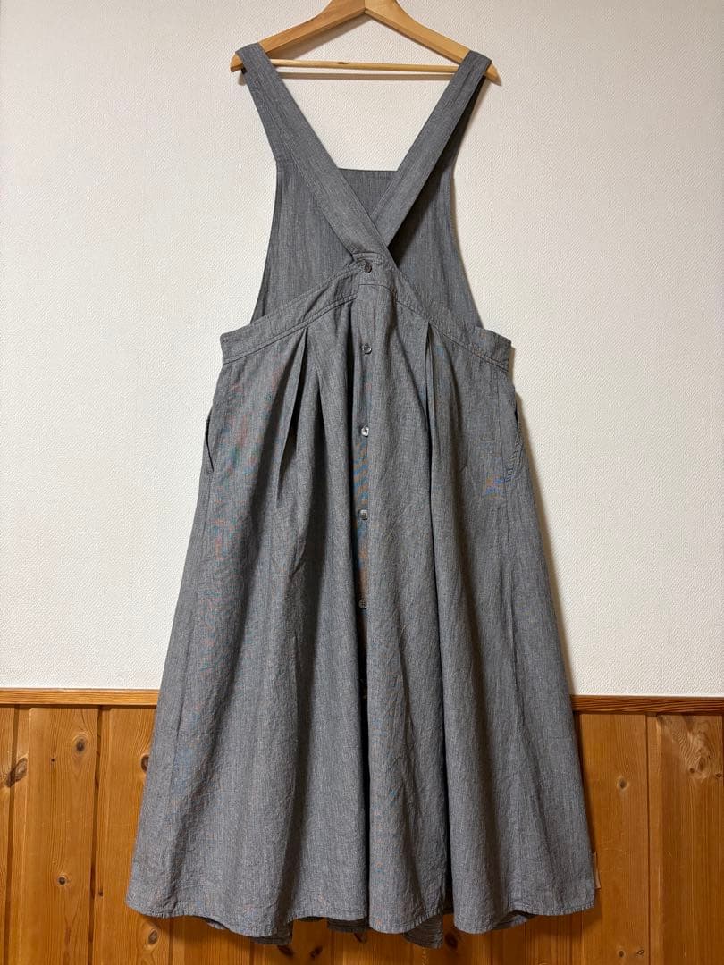 コンジェ ペイエ コットンリネンワッシャーエプロンワンピース