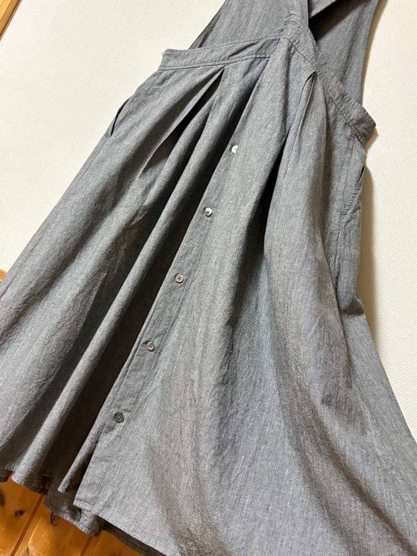 コンジェ ペイエ コットンリネンワッシャーエプロンワンピース