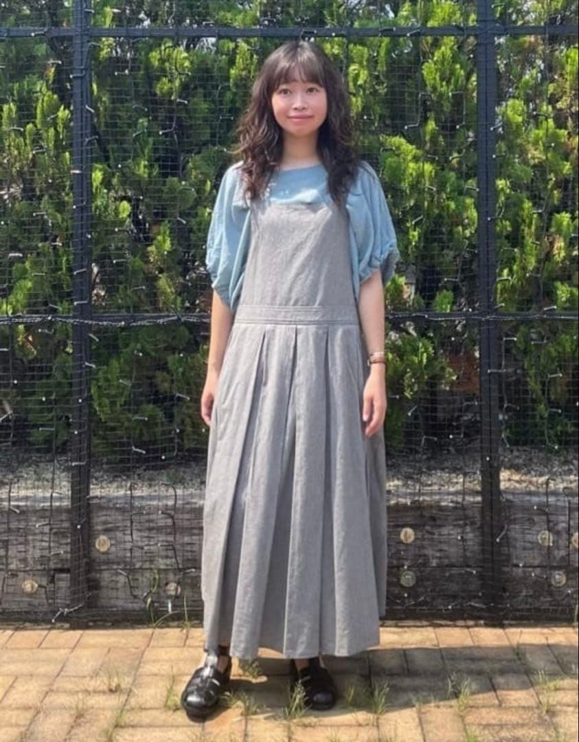 コンジェ ペイエ コットンリネンワッシャーエプロンワンピース