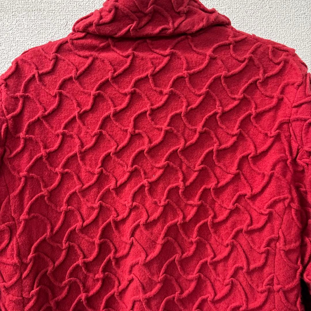 最終セール希少ISSEY MIYAKE イッセイミヤケロングコート赤波状立体加工