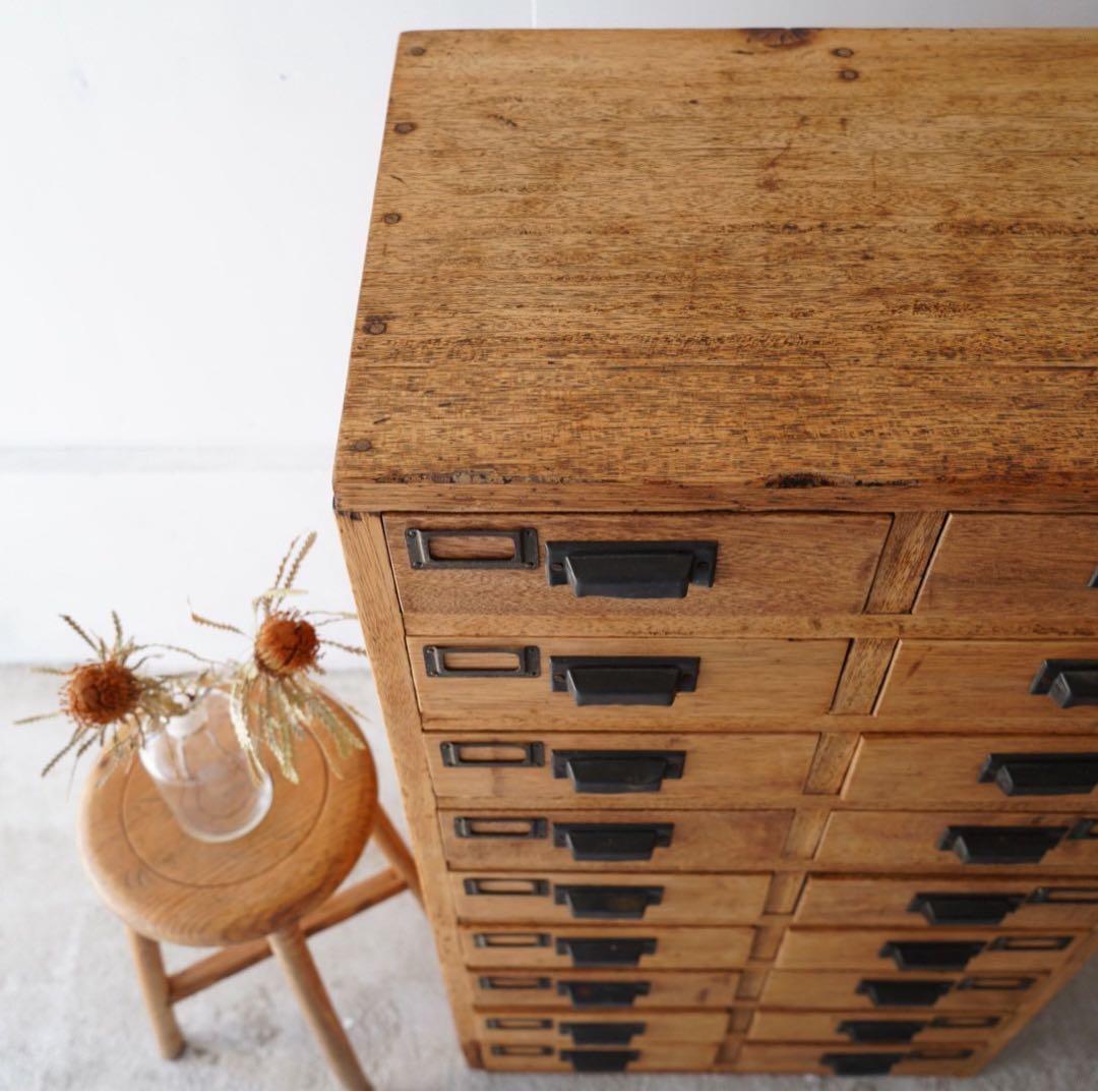 18杯の引き出し　チェスト