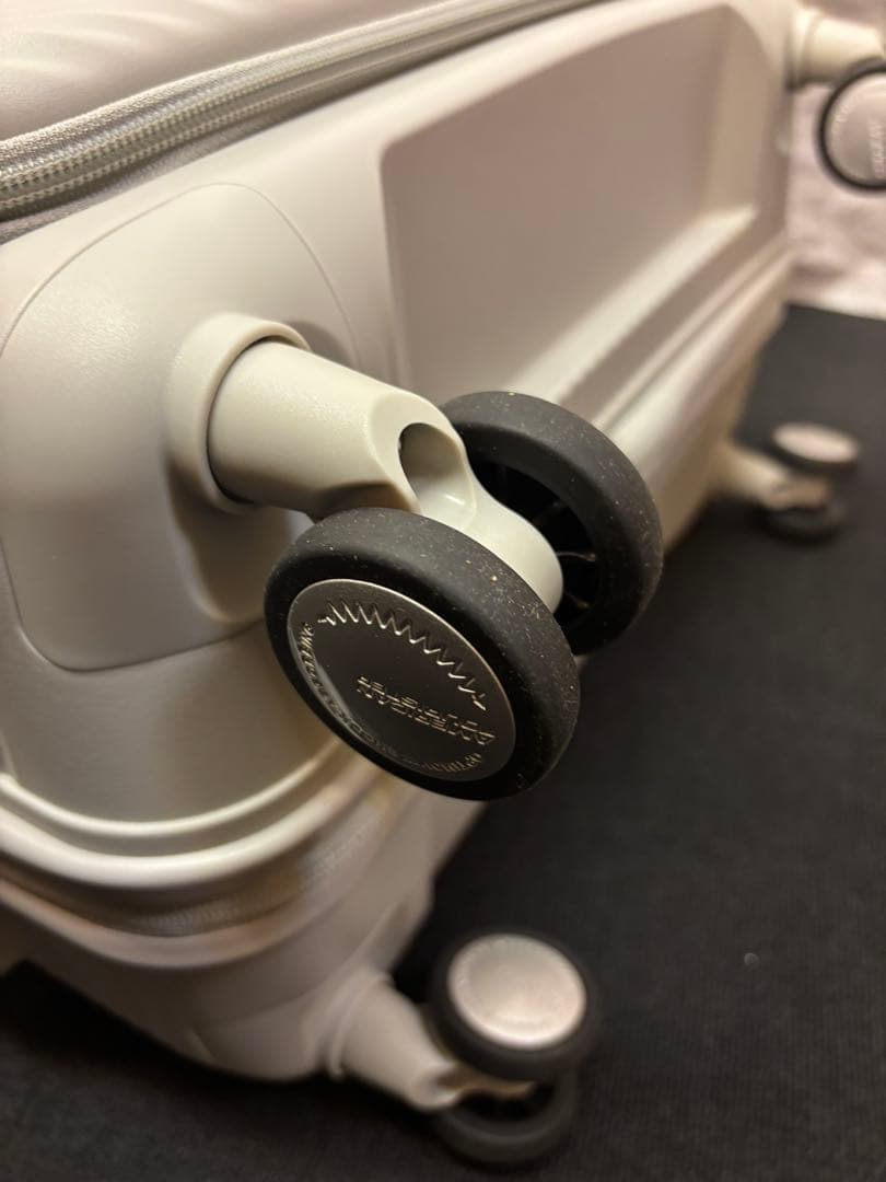 アメリカンツーリスター キャリーケース キュリオ Curio スピナー75/28