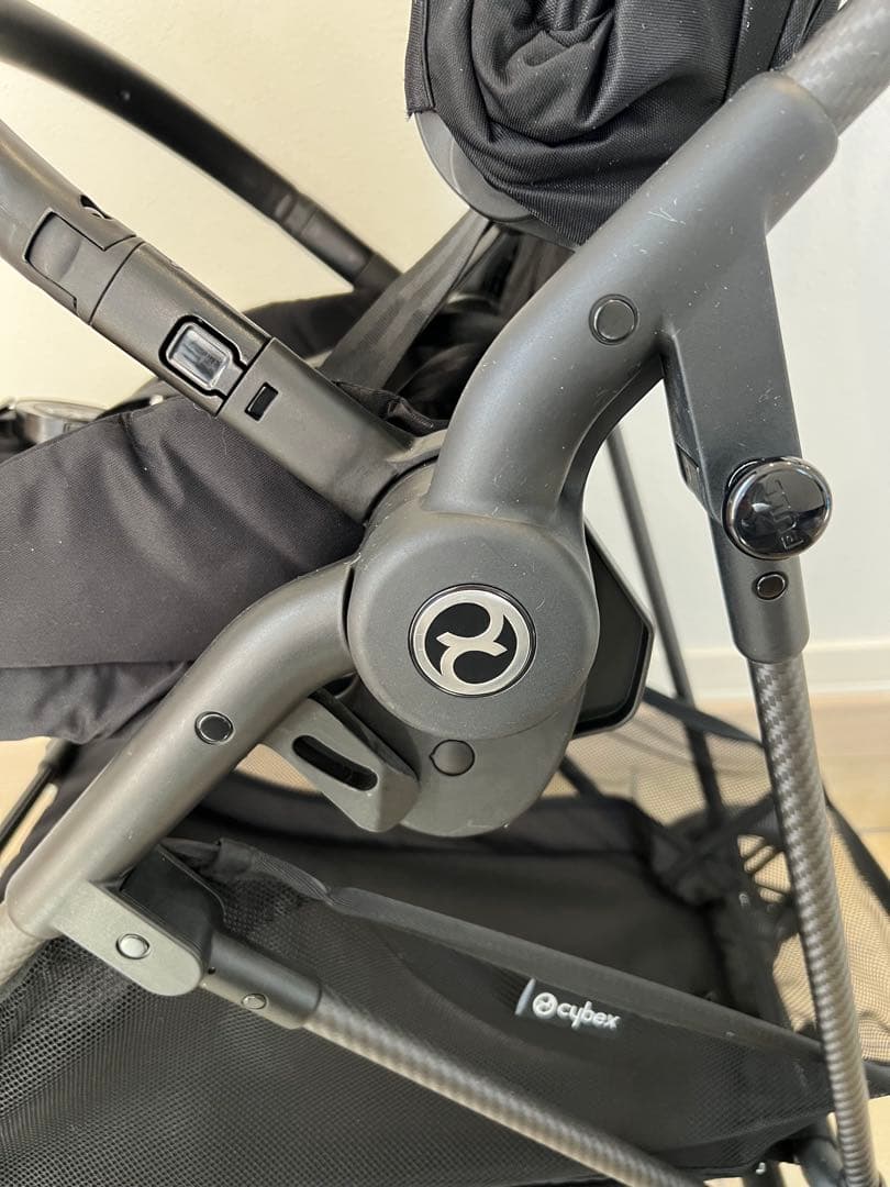 サイベックスメリオカーボンベビーカー　黒　（付属品説明書ドリンクホルダー付き）