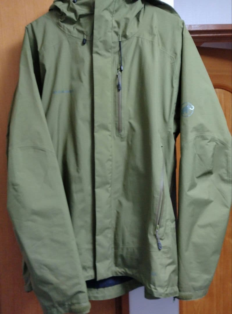 マムート フード付きマウンテンパーカー オリーブグリーン