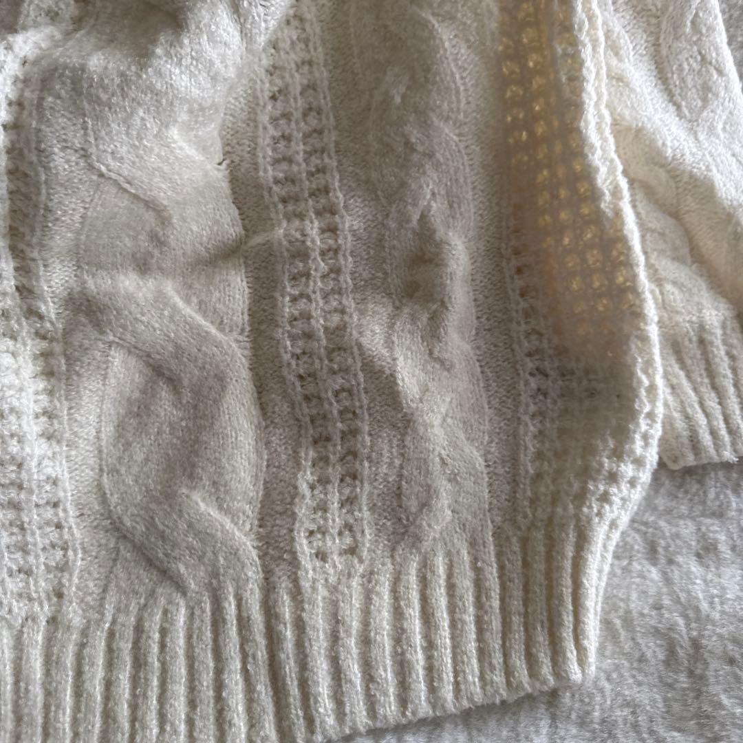 リズリサ　アイボリー ケーブルニット オフショルダー 長袖　パール付きリボン