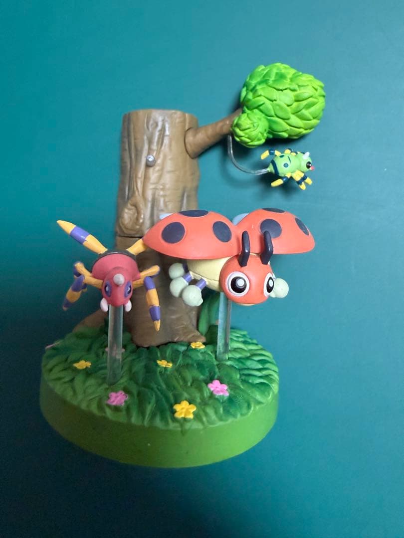 立体ポケモン図鑑　レディバ、アリアドス、イトマル