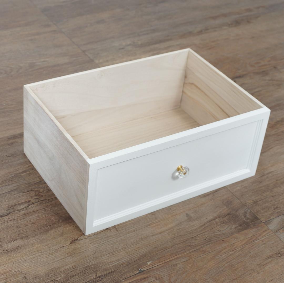 【新品】フレンチカントリー風　チェスト クリスタル調取っ手　ホワイト4段