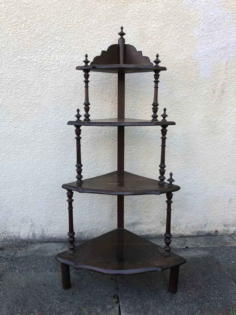 イギリスアンティーク家具　コーナーシェルフウッド　コーナーキャビネット　飾棚