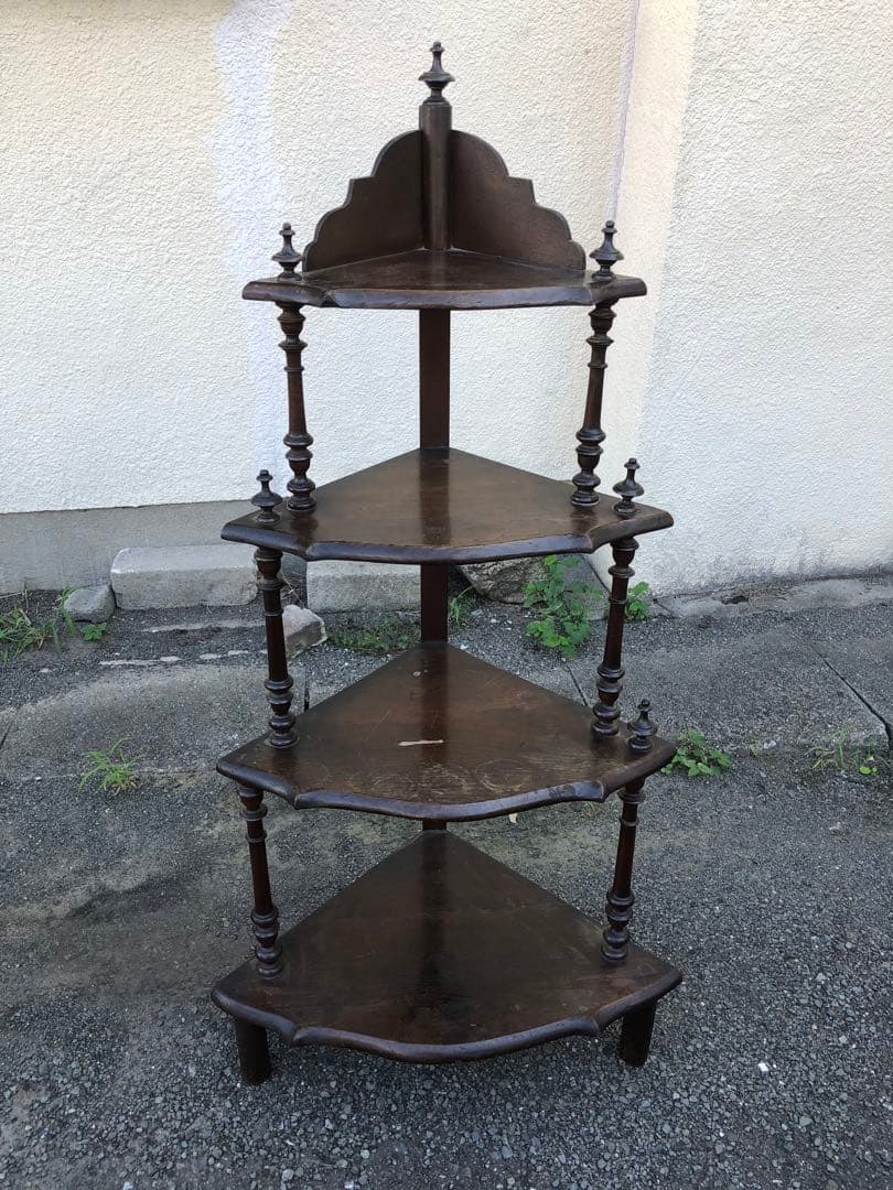 イギリスアンティーク家具　コーナーシェルフウッド　コーナーキャビネット　飾棚