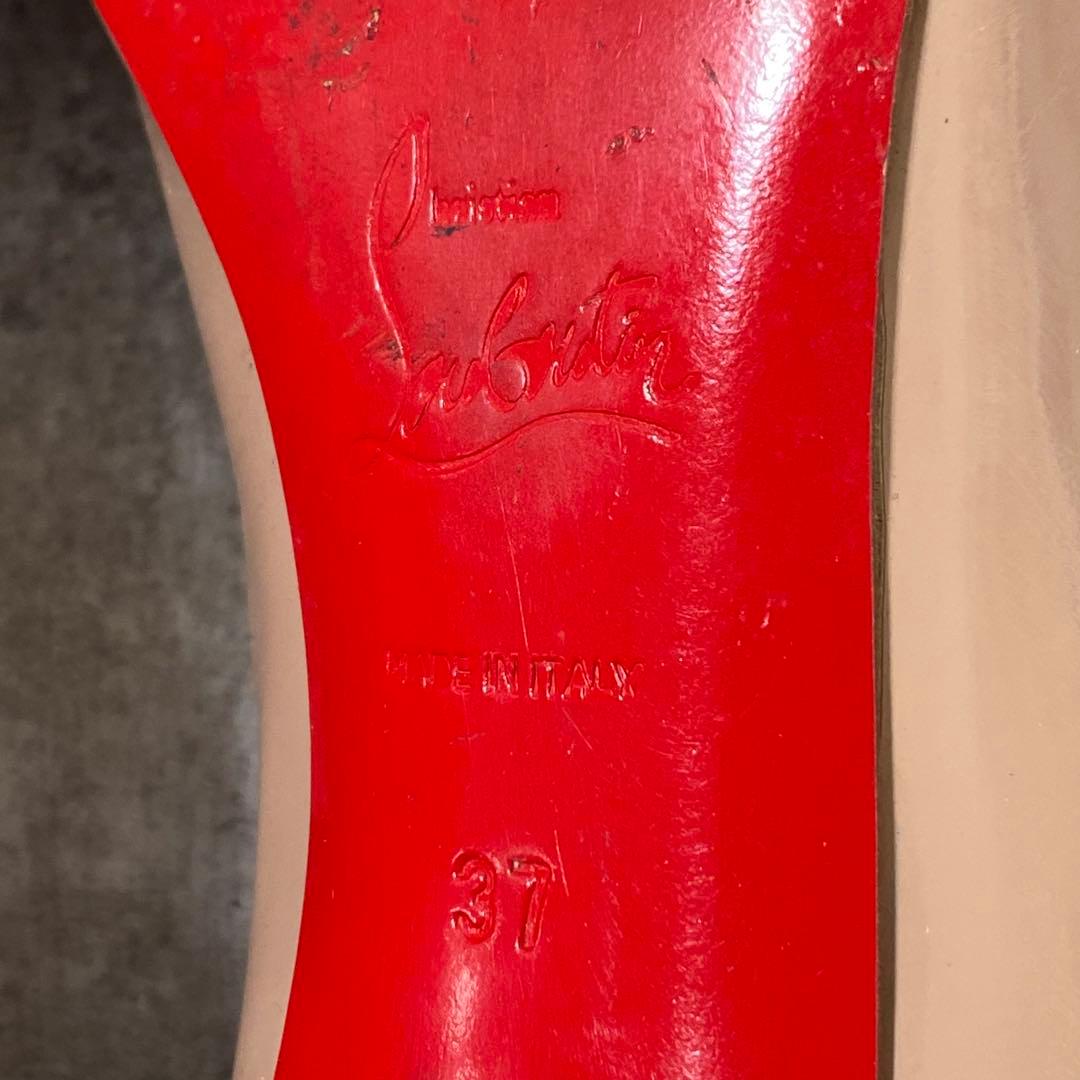 クリスチャンルブタン　バレエシューズ ヒール　エナメルレザー　ベージュ