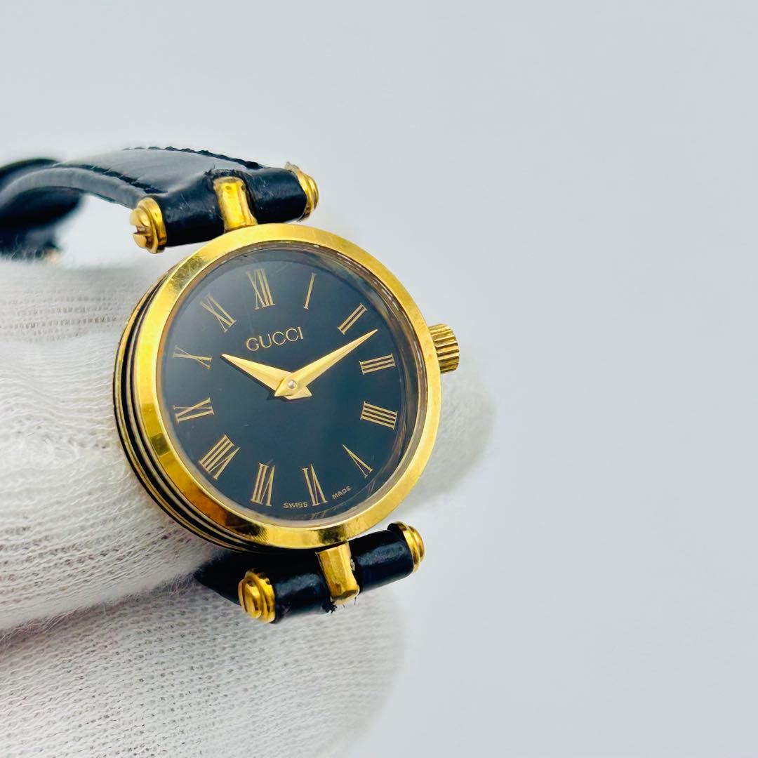 GUCCI レディース 腕時計 ブラック/ゴールド