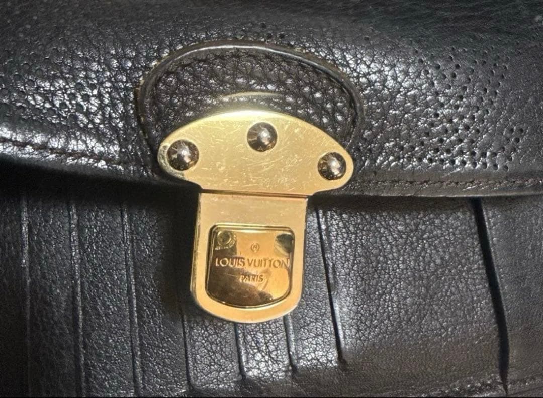 ルイヴィトン モノグラム マヒナ ポルトフォイユ アメリア 長財布