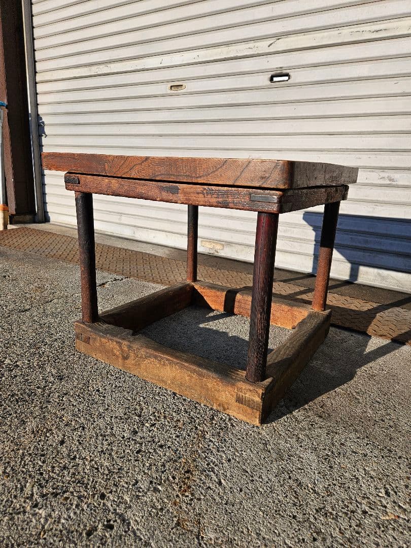 日本のアンティーク やぐらこたつ 櫓こたつ 無垢材の天板付き 木製 飾り台