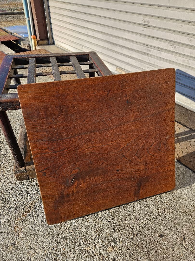 日本のアンティーク やぐらこたつ 櫓こたつ 無垢材の天板付き 木製 飾り台