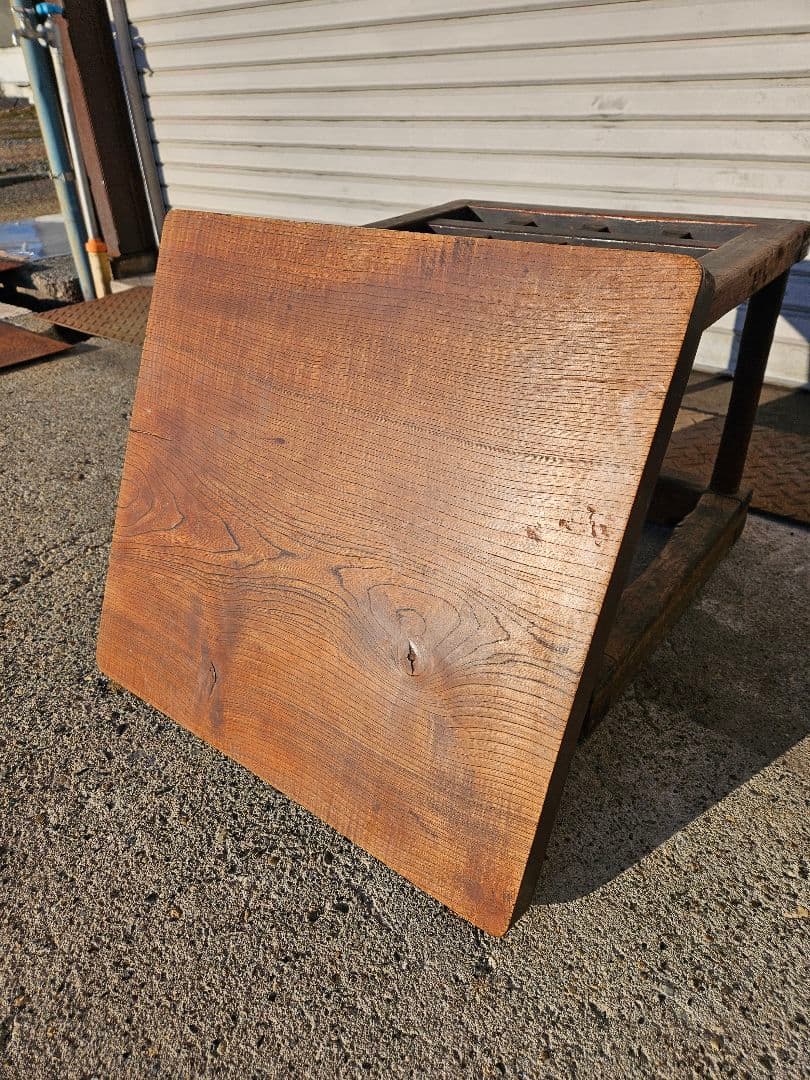 日本のアンティーク やぐらこたつ 櫓こたつ 無垢材の天板付き 木製 飾り台