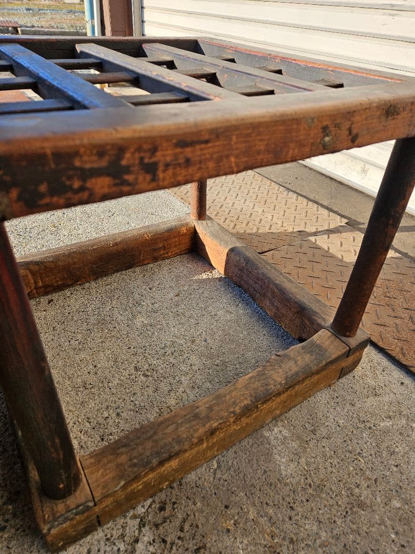 日本のアンティーク やぐらこたつ 櫓こたつ 無垢材の天板付き 木製 飾り台