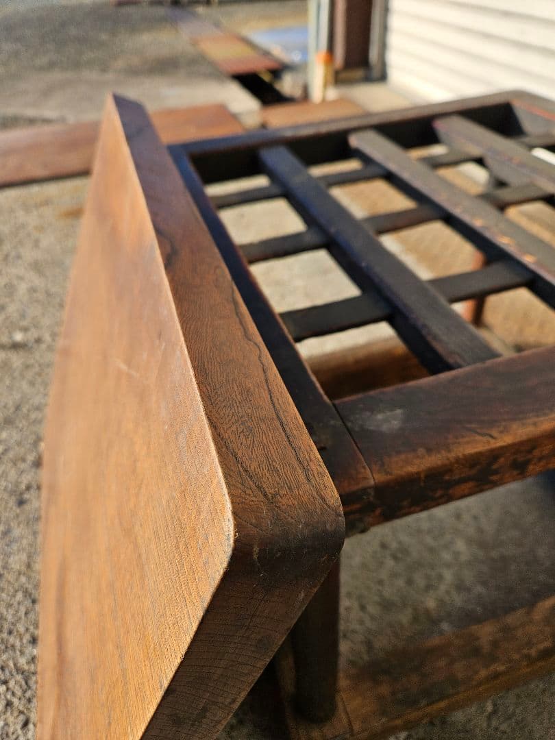 日本のアンティーク やぐらこたつ 櫓こたつ 無垢材の天板付き 木製 飾り台