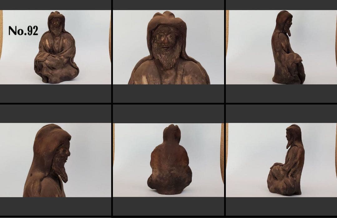 座っている老人の陶器の像　 7.5×10.5×4.5センチ No.92