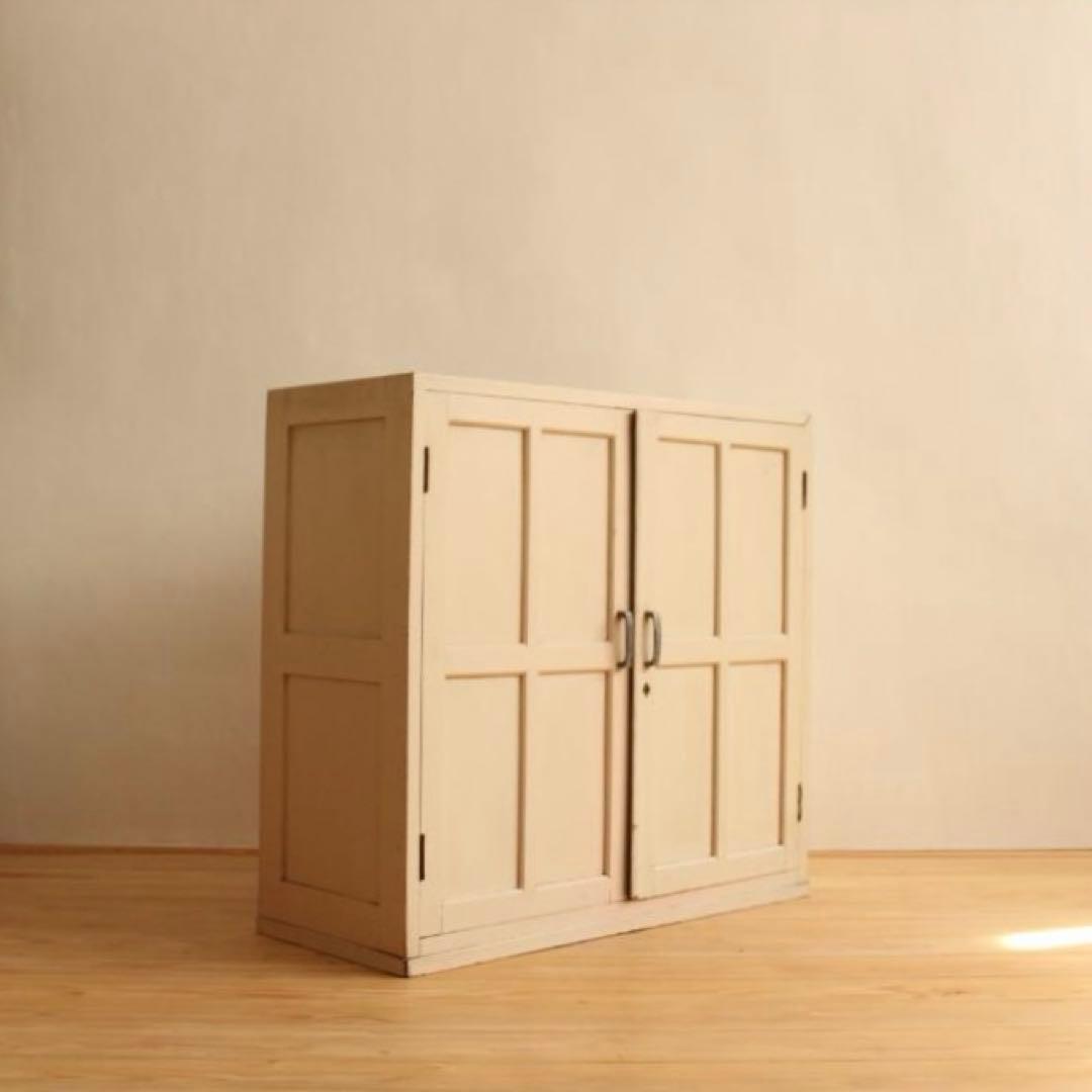 棚　キャビネット　木製　高さ82㎝　白　アンティーク　レトロ　古道具