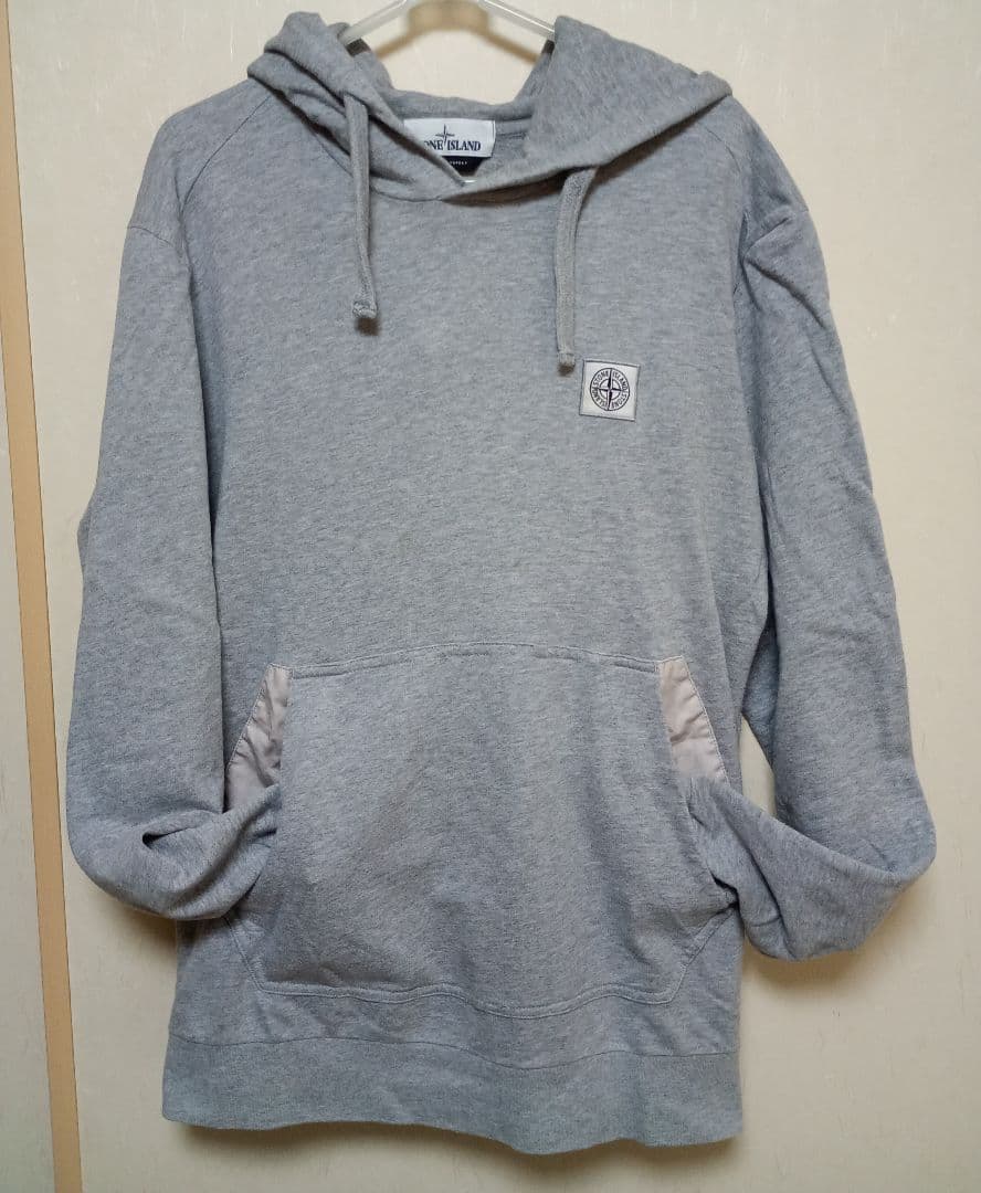 日曜日まで出品　最終プライス　STONE  　パーカー美品　正規商品