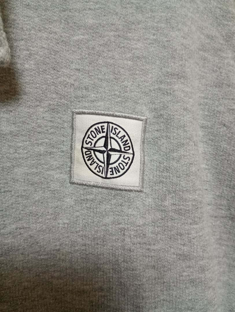 日曜日まで出品　最終プライス　STONE  　パーカー美品　正規商品