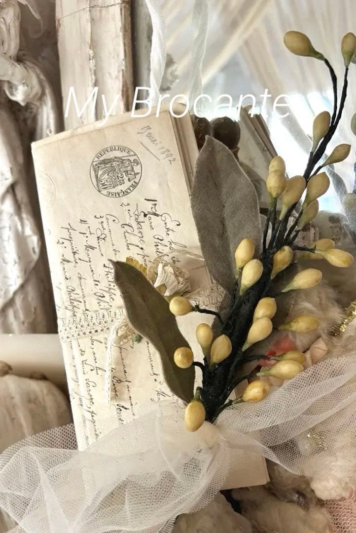 アンティーク雑貨 Old Paper & Handmade Wax Flowers Set