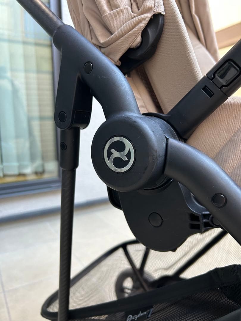 【美品】Cybex サイベックス　メリオカーボン　シーシェルベージュ　ホルダー付