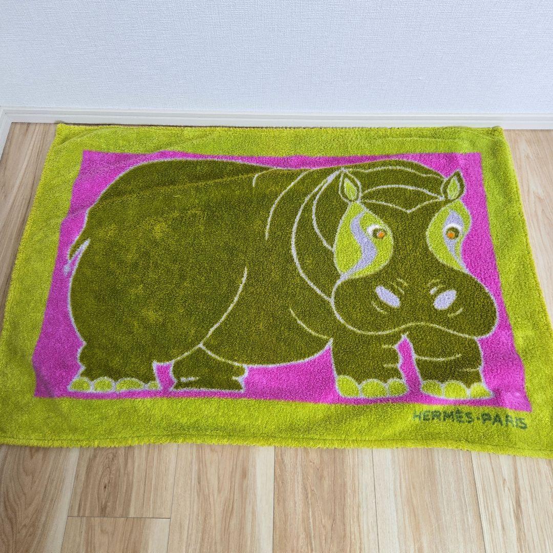 HERMESビーチタオル バスタオル カバ デザイン　ショッパー付き