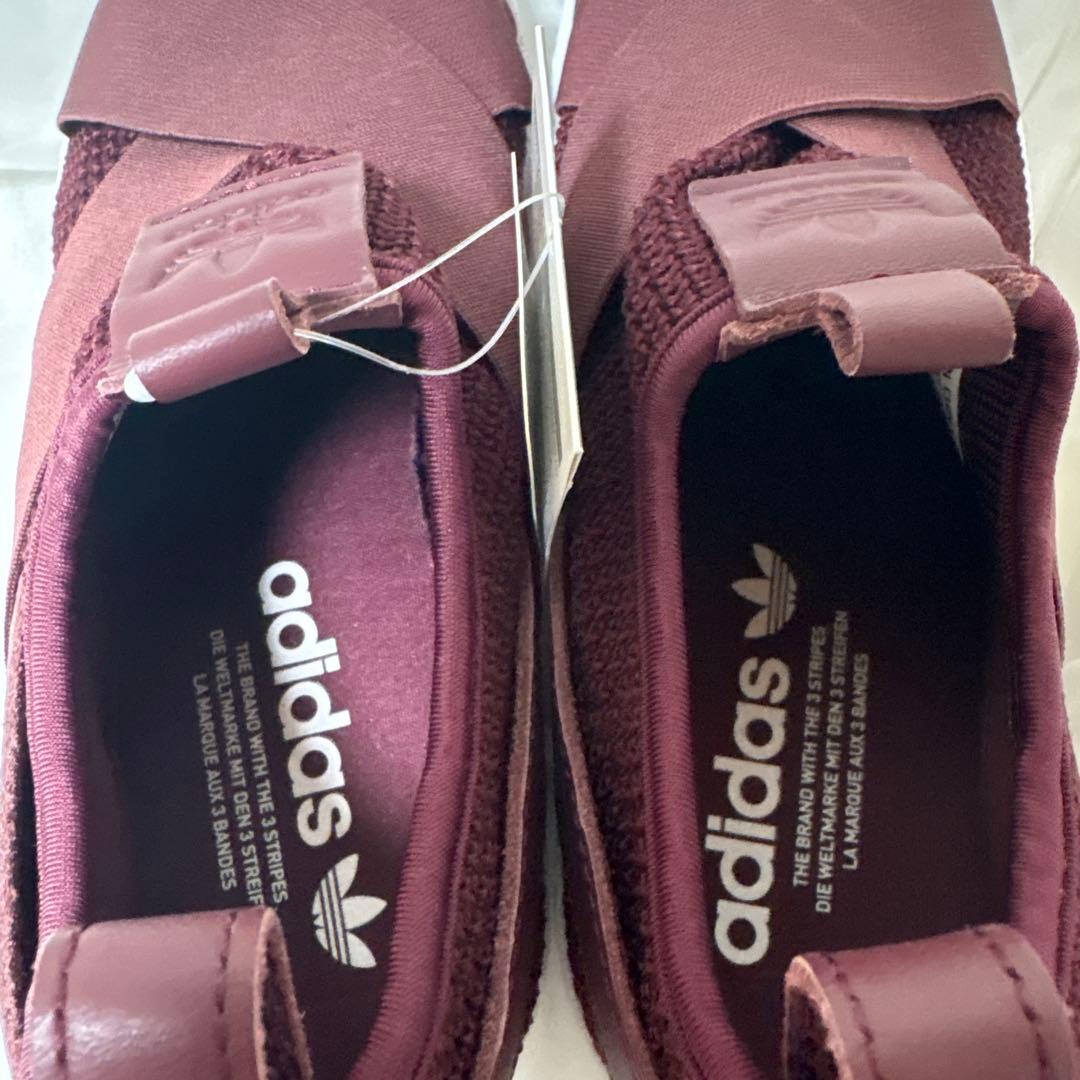 新品タグ付き！24.5センチadidas SS Slip OnWバーガンディ