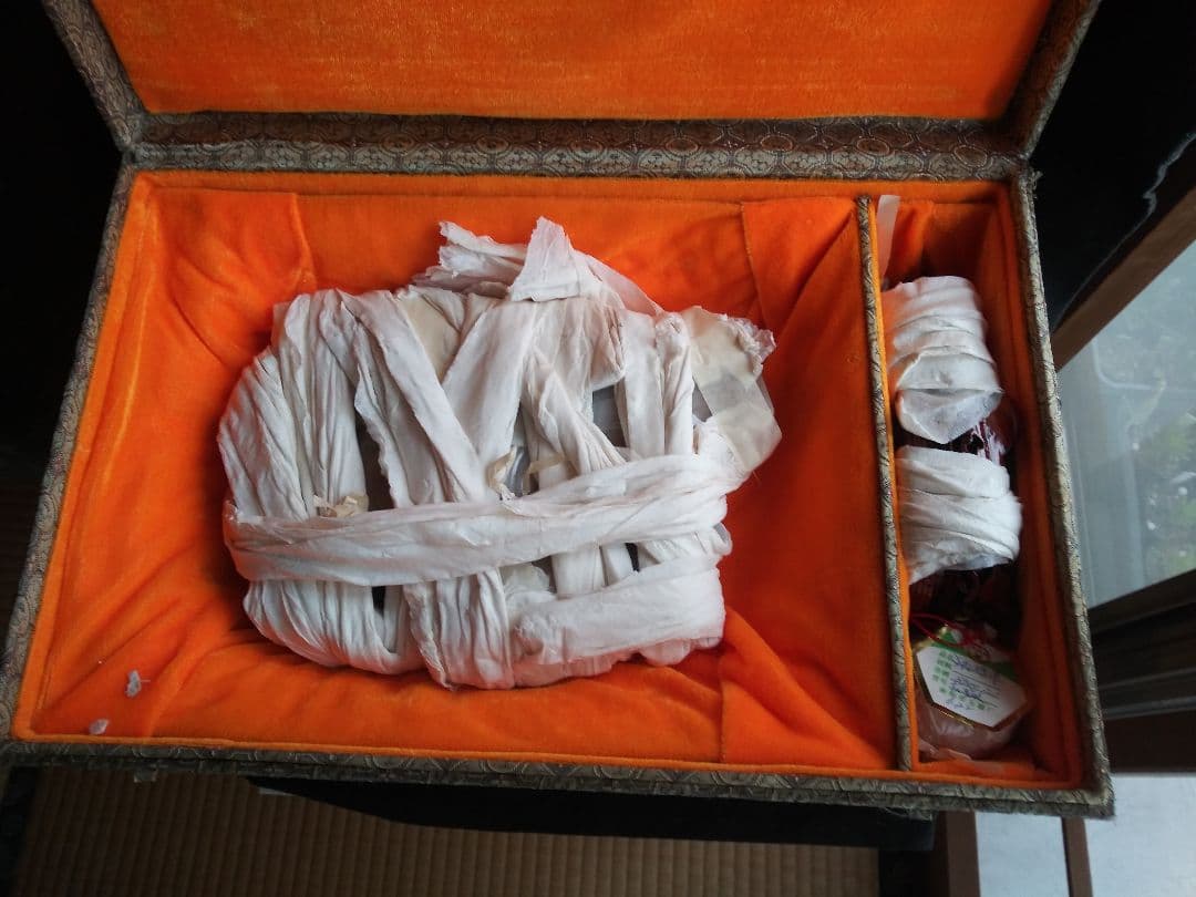 玉製鶏尊　南陽翡翠(独山玉)製　中国工芸品　置物　NO.640