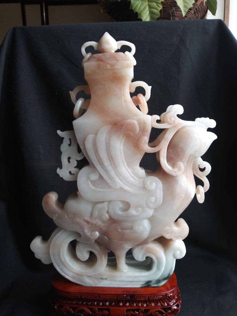 玉製鶏尊　南陽翡翠(独山玉)製　中国工芸品　置物　NO.640