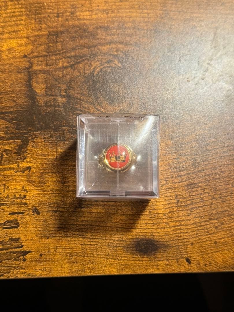 「POINTLESS JOURNEY」トイリング／クラウンレッド