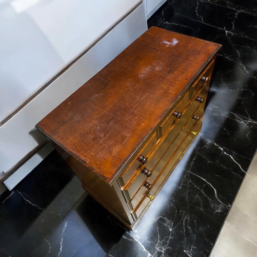 天板に傷あり　4段6杯の民芸タンス　桜無垢材または欅材　民藝　和室にも洋室にも