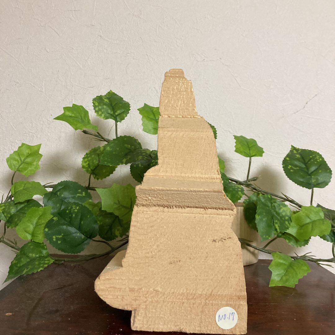 仏像彫刻用木材。弥勒菩薩像木曽檜素材。NO17,美品。彫刻用教材。魅惑の仏像。