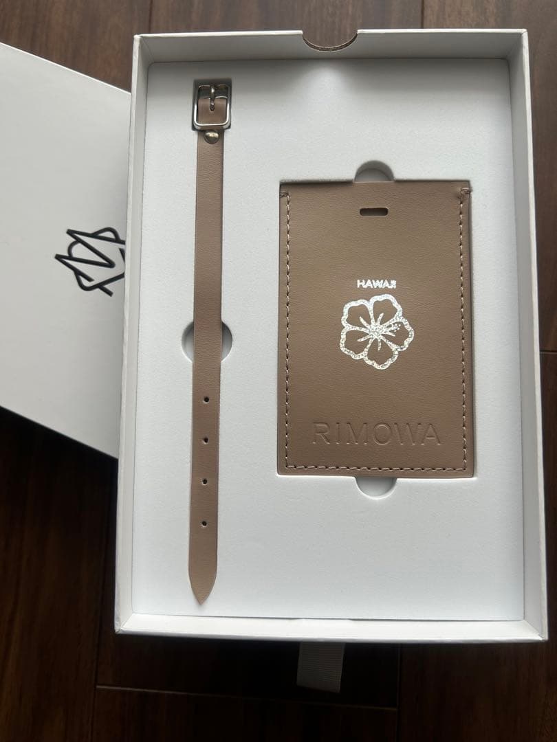 ハワイ限定　RIMOWA ベージュレザータグ