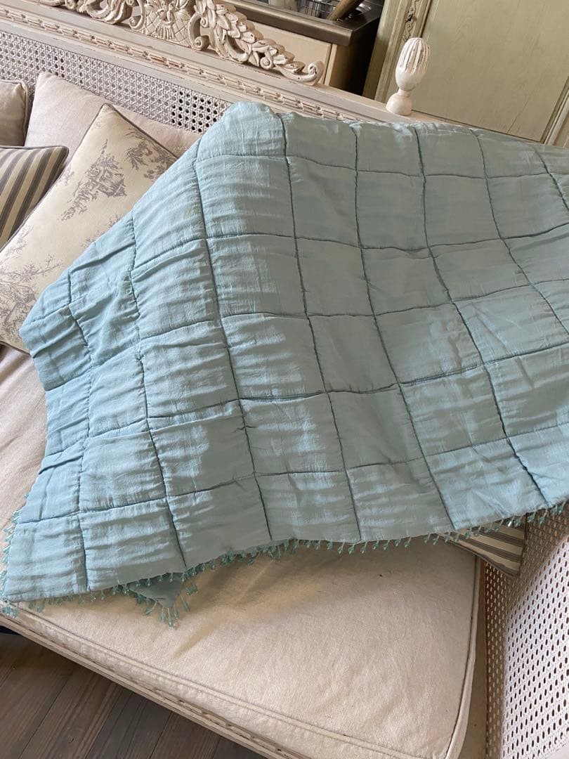 ローラアシュレイ　マルチカバー　キルト　ブルー