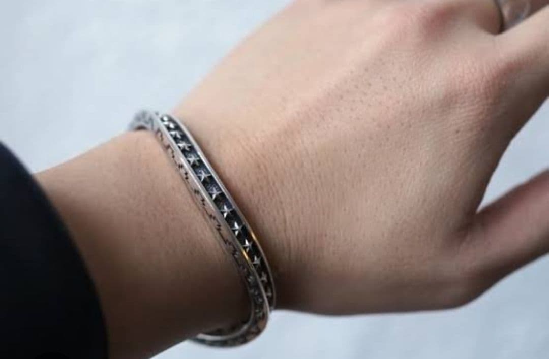 しか コディーサンダーソン クラウズカーブズ&スターズ バングル