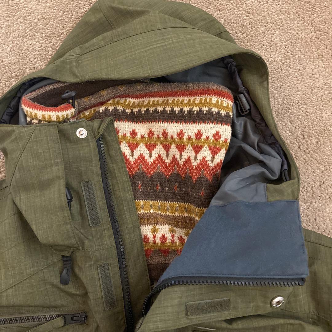 〈美品〉おまけつきVolcom ボルコム スノーボードジャケット スノボ カーキ