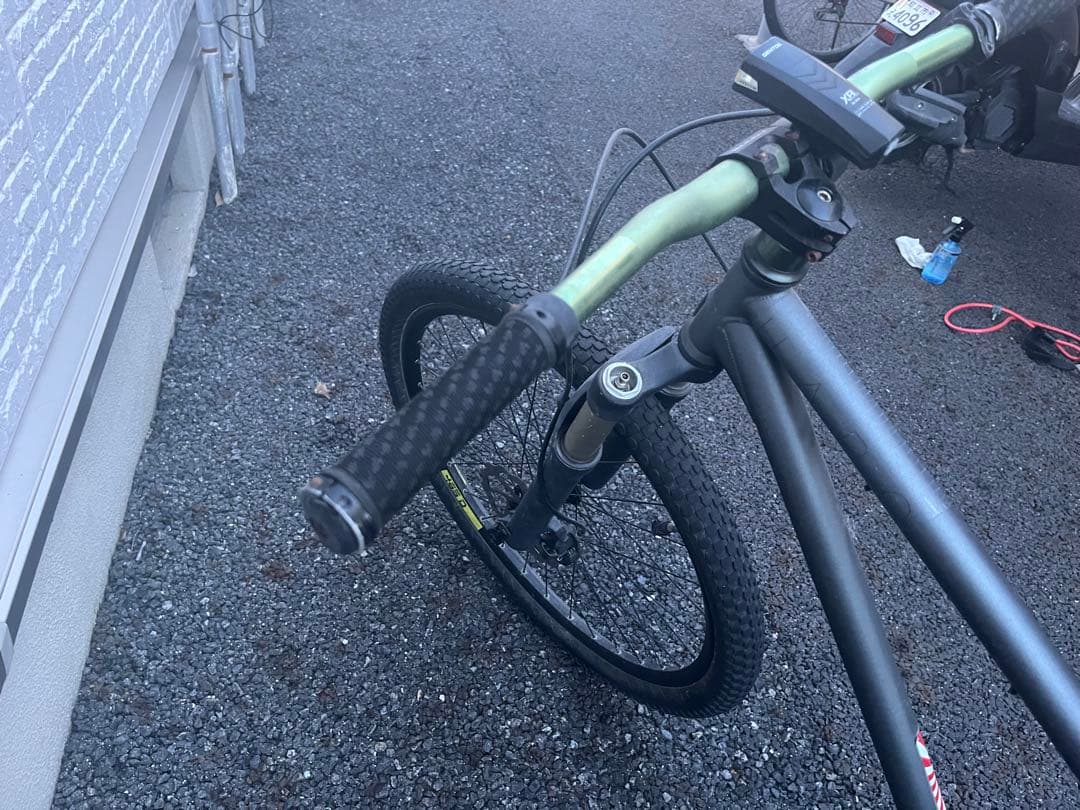 『直接お渡しできる方』グレー アルミ製 マウンテンバイク 26インチ