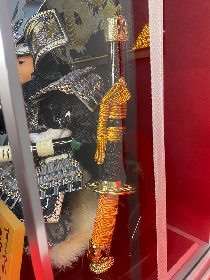 若大将　東京久月　五月人形　家紋付き兜鎧飾り　オルゴール付き六角形ガラスケース入