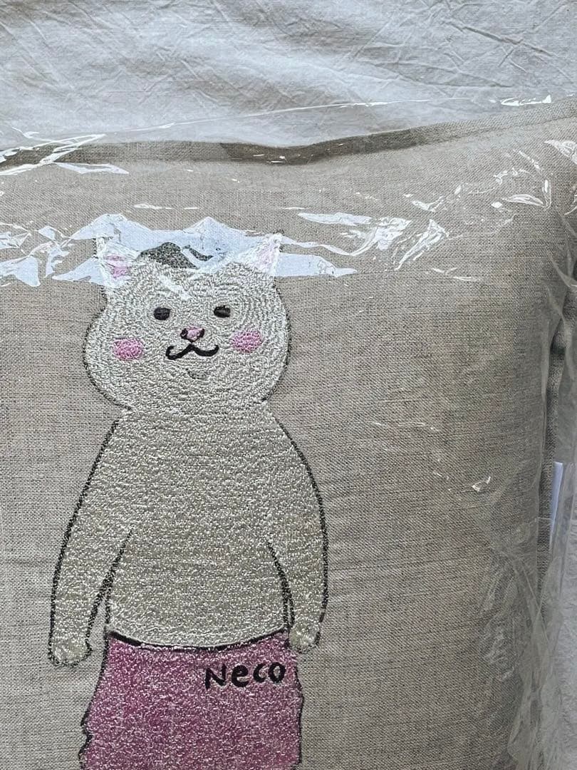 CORAL & TUSK 猫村さん 刺繍クッションカバー＋中綿