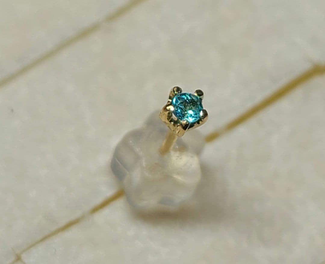 美しいブルーネオンのお星さま★ブラジルバターリャパライバトルマリン18金ピアス★