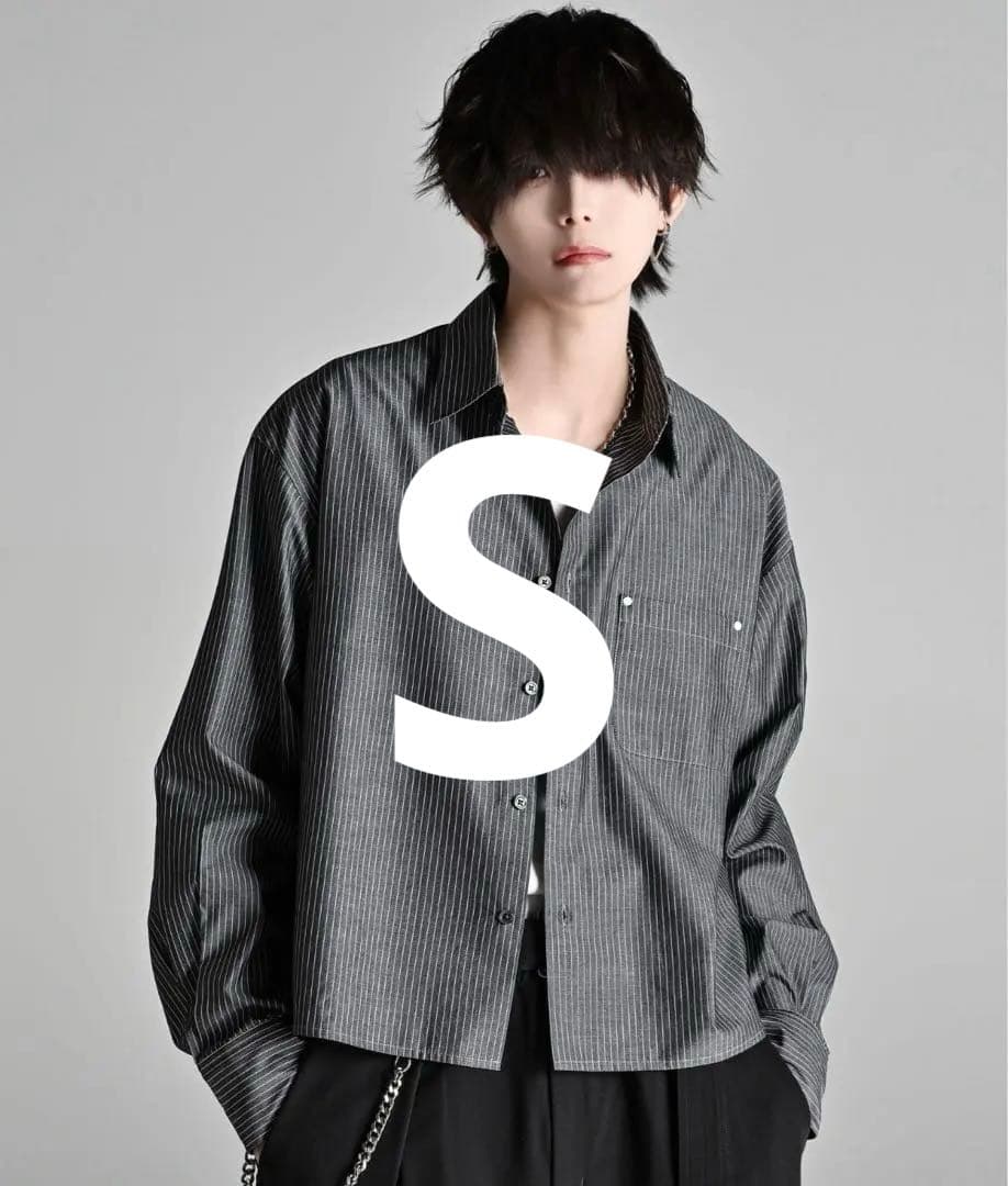 ADRER /クロップド・レギュラーカラー・シルエット・シャツ　ブラックSサイズ