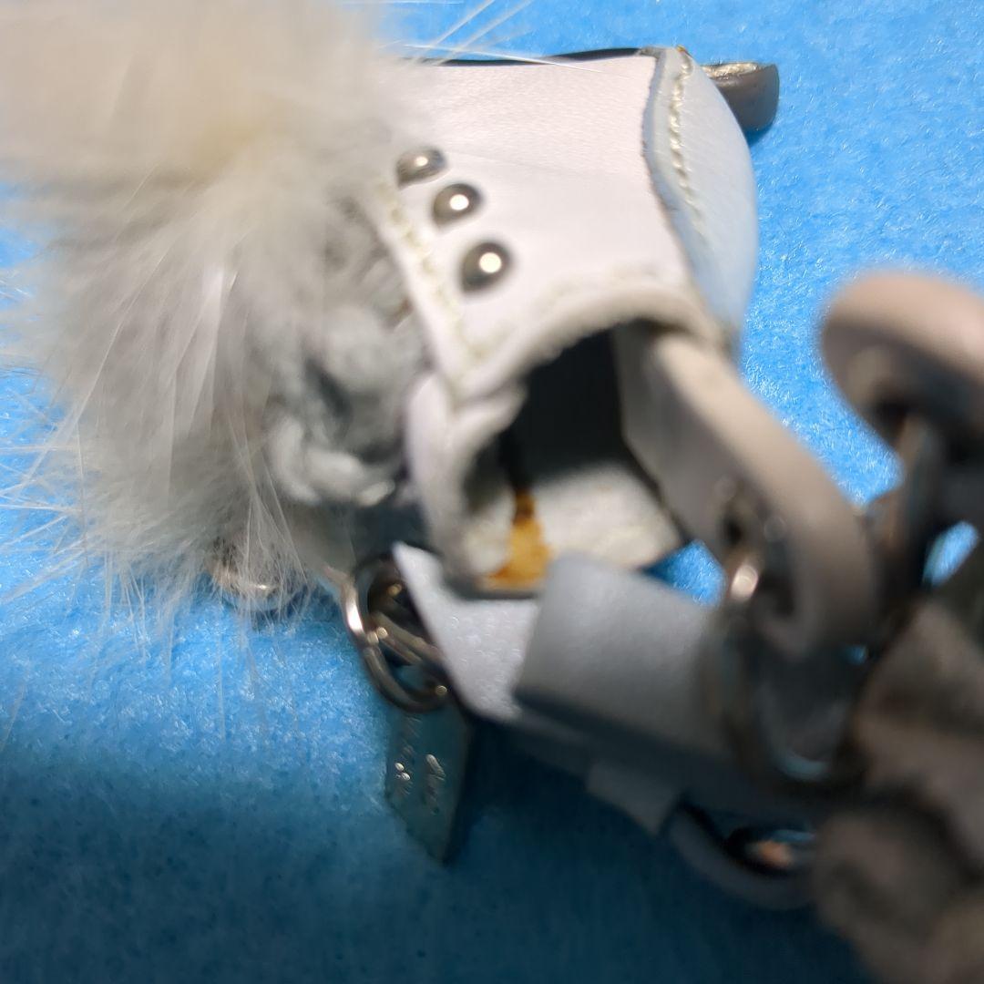 COACH　スケート靴型キーホルダー ホワイト　ファー付き