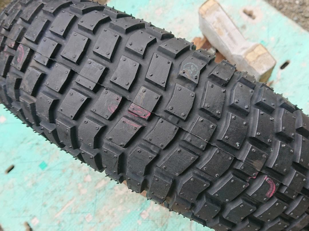 ブリヂストン製 6.7-10 タイヤ 未使用 「レクタングル」になります。